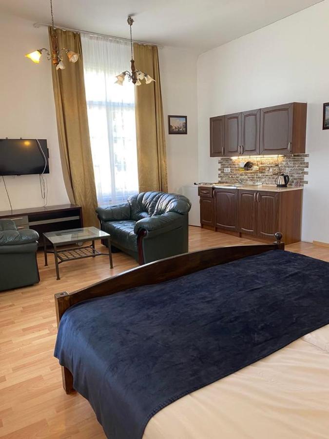 Aquamarine Hotel - Lauluvaeljak Tallinn Bagian luar foto