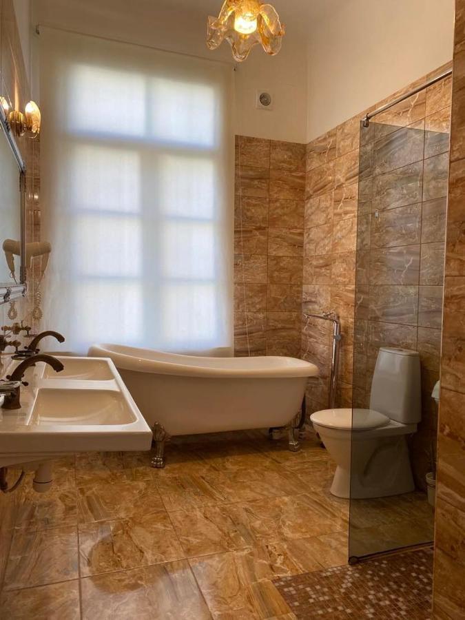 Aquamarine Hotel - Lauluvaeljak Tallinn Bagian luar foto